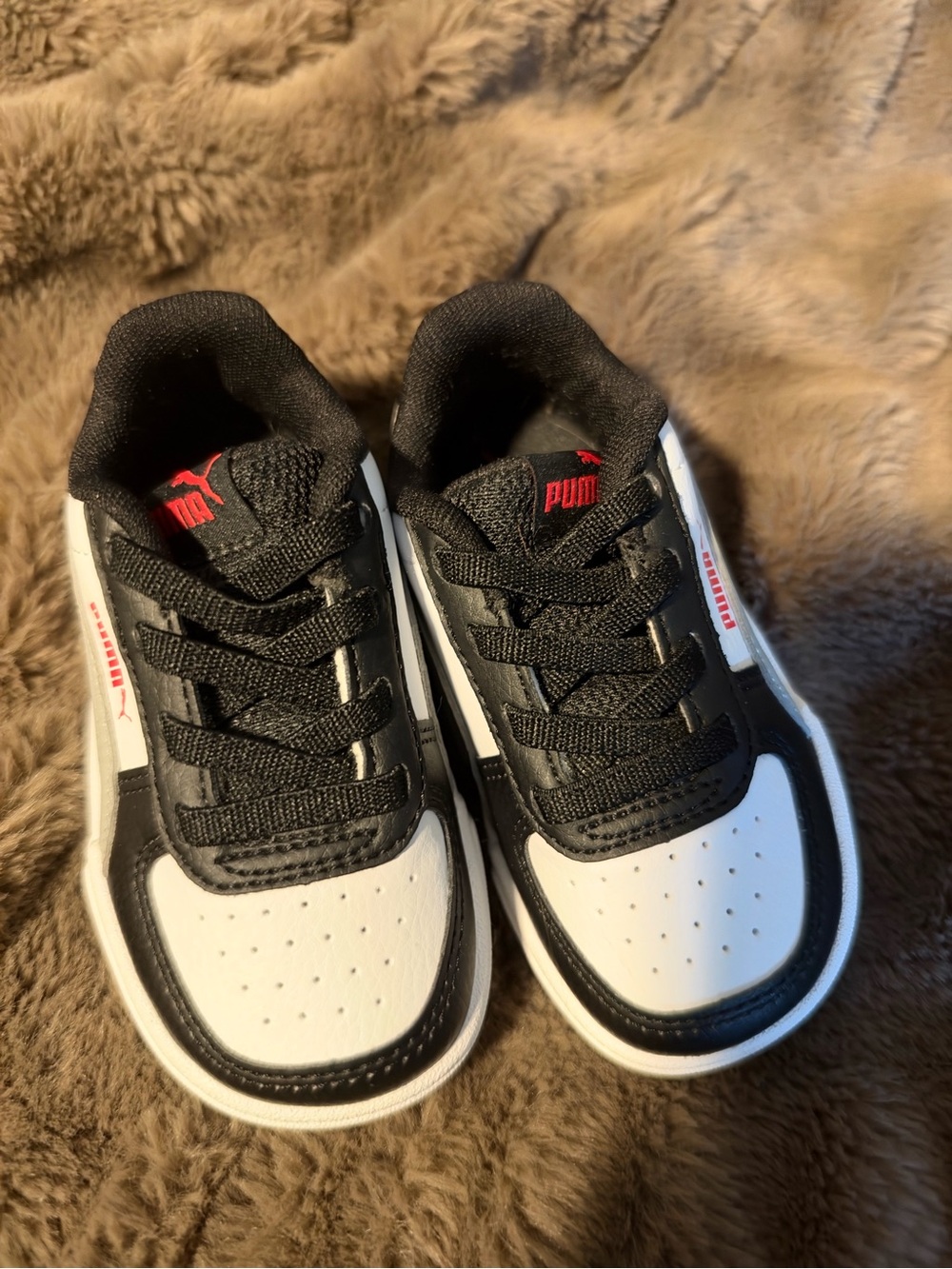 Puma Toddler size 6c- Black, White & Red Low-Top Sneakers